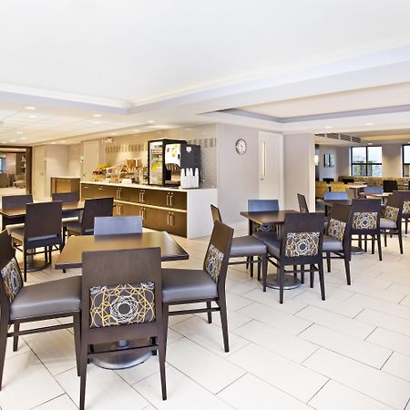 Holiday Inn Express Boston-Waltham By Ihg Экстерьер фото