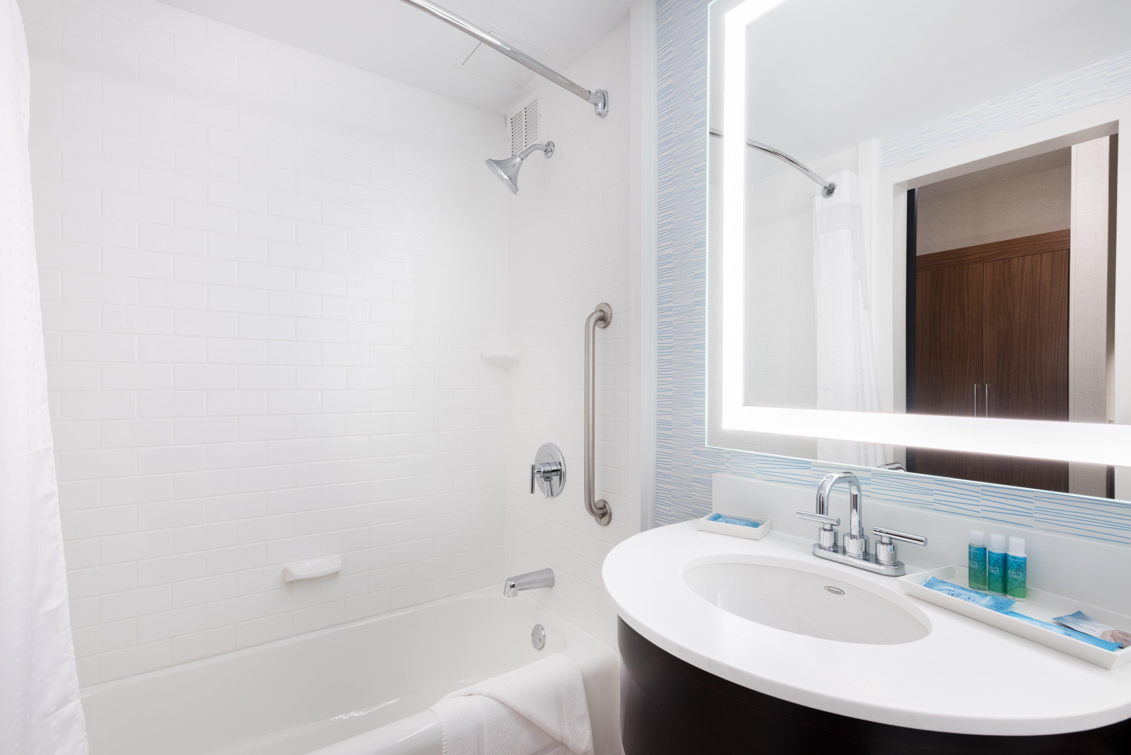 Holiday Inn Express Boston-Waltham By Ihg Экстерьер фото