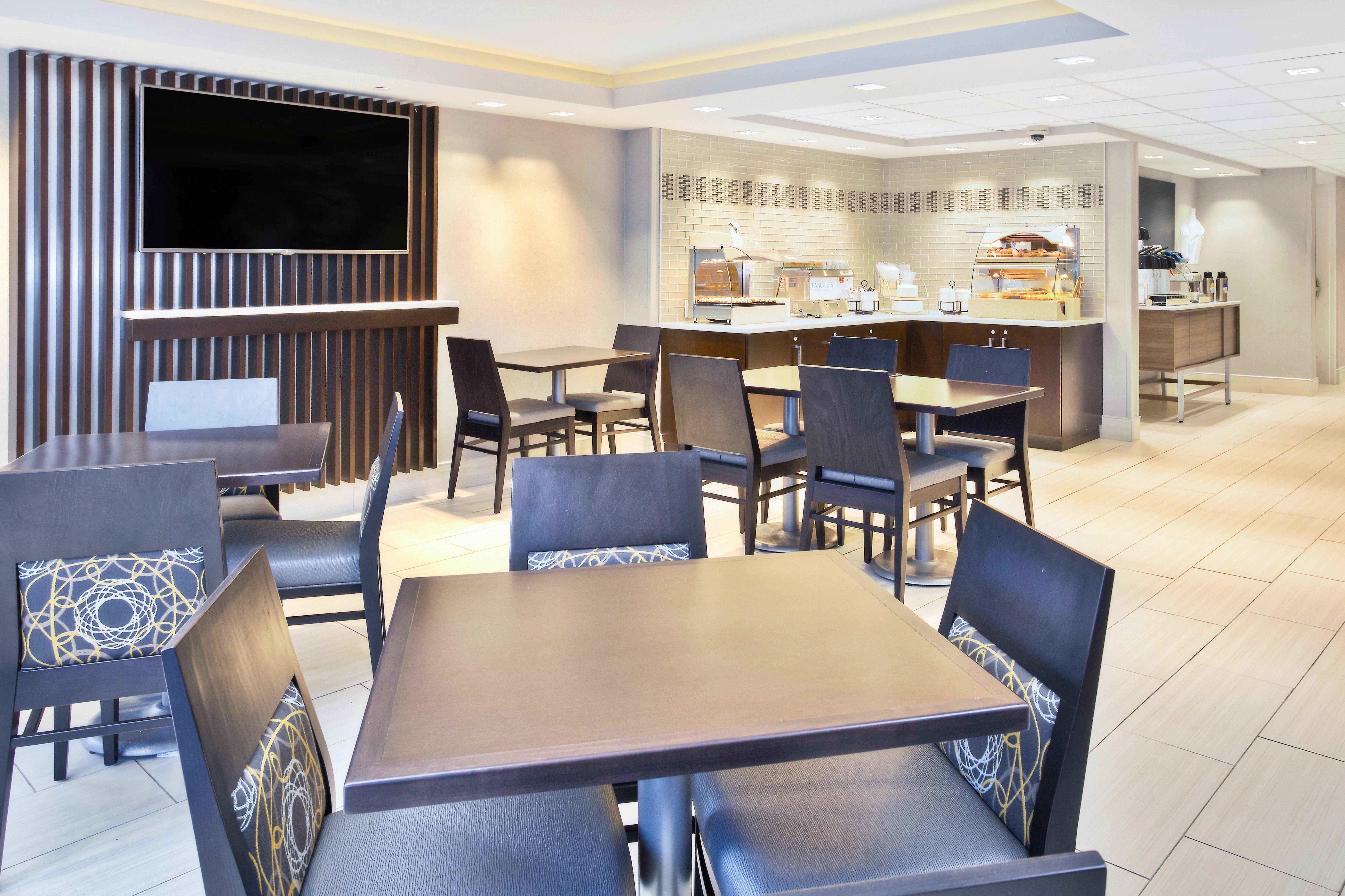Holiday Inn Express Boston-Waltham By Ihg Экстерьер фото