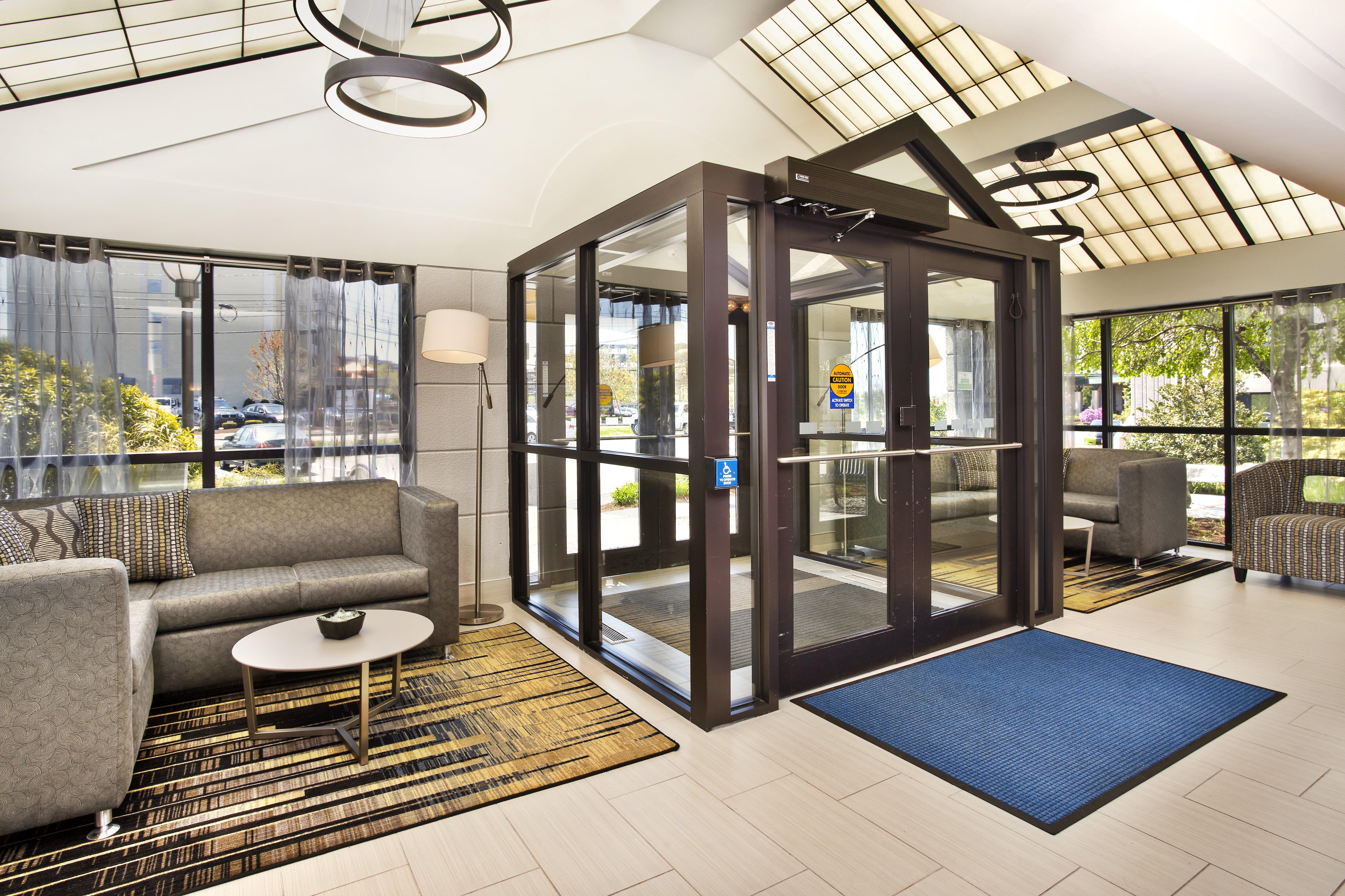 Holiday Inn Express Boston-Waltham By Ihg Экстерьер фото