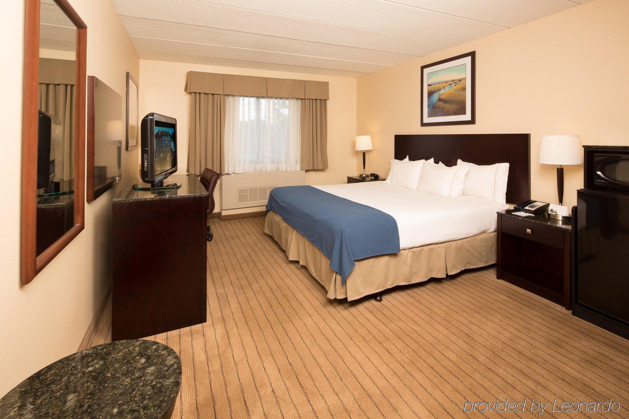 Holiday Inn Express Boston-Waltham By Ihg Экстерьер фото