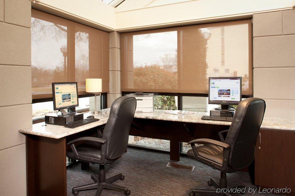 Holiday Inn Express Boston-Waltham By Ihg Бизнес фото