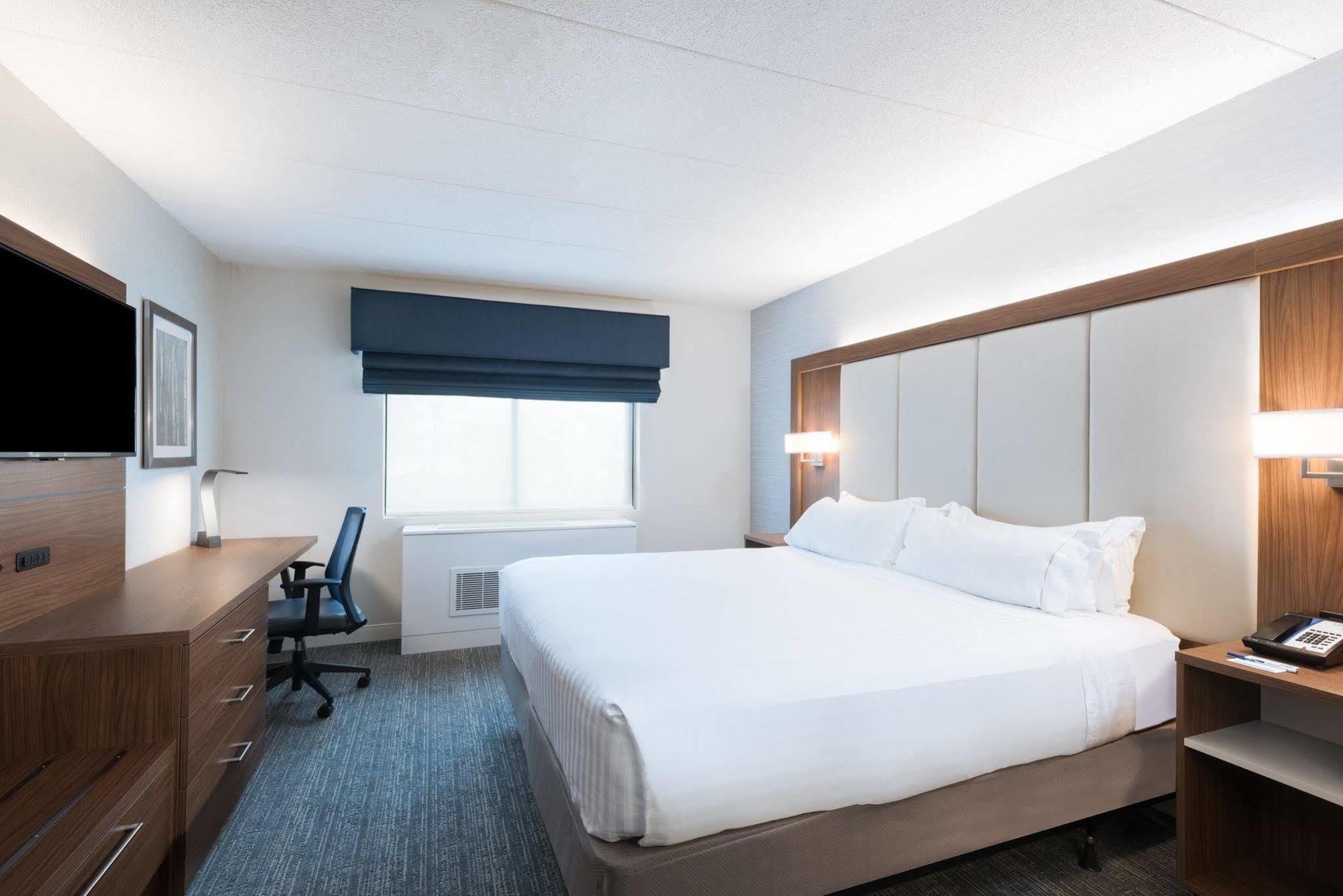 Holiday Inn Express Boston-Waltham By Ihg Экстерьер фото