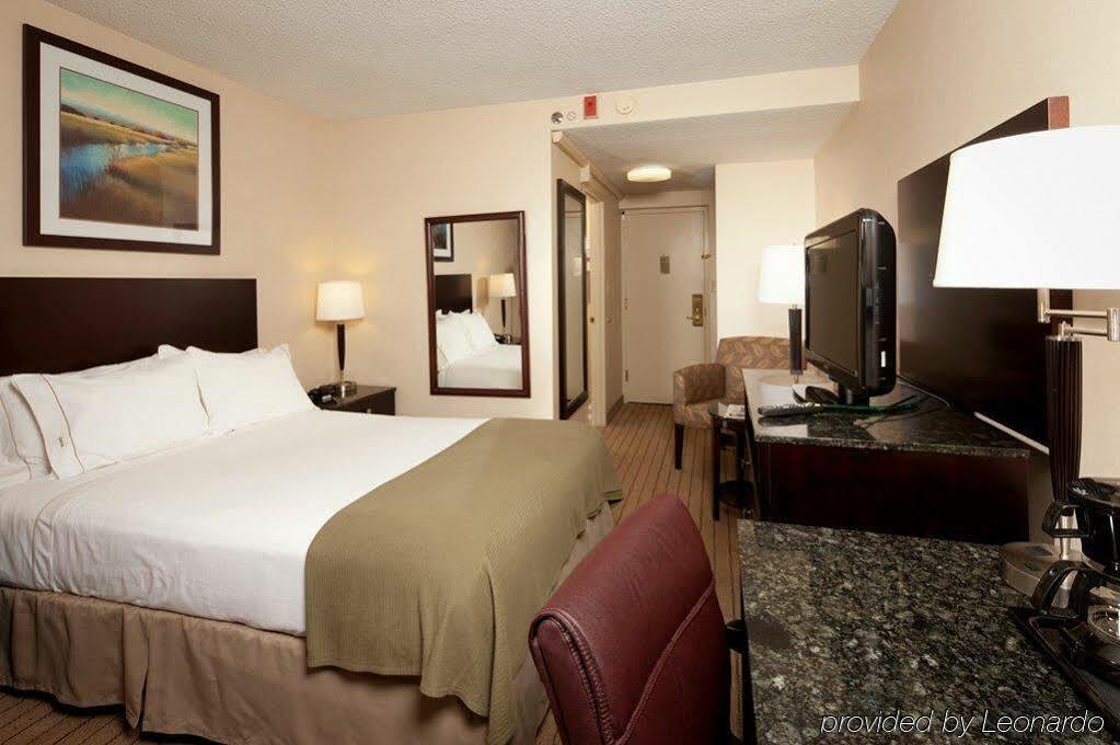 Holiday Inn Express Boston-Waltham By Ihg Экстерьер фото